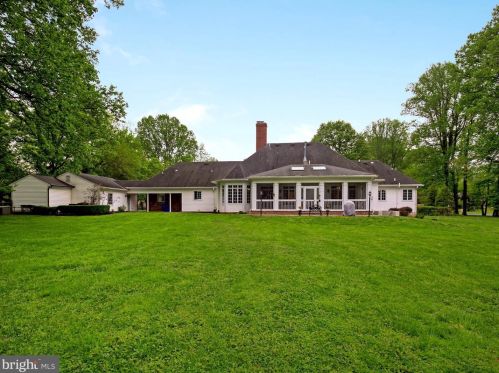 10717 Burbank Dr, Rockville MD 20854-1559 exterior