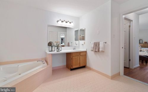 2301 Foxmeadow Cir, Limerick PA 19468-1566 exterior