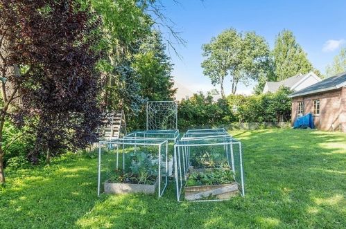 30 Maple Ave, North Andover MA 01845-3613 exterior