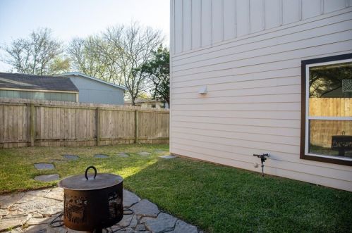 3415 Dalton St, Austin TX 78745-7408 exterior