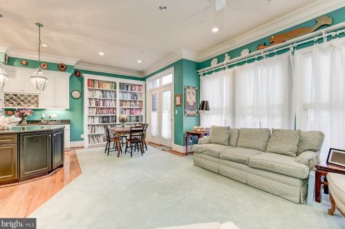 12561 Ansin Cir Dr, Rockville MD 20854-6912 exterior