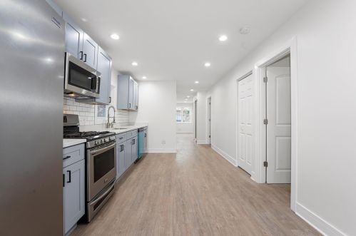 5433 Damen Ave, Chicago IL 60609-5647 exterior