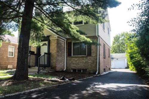 14422 Wallace Ave, Chicago, IL 60827-2640