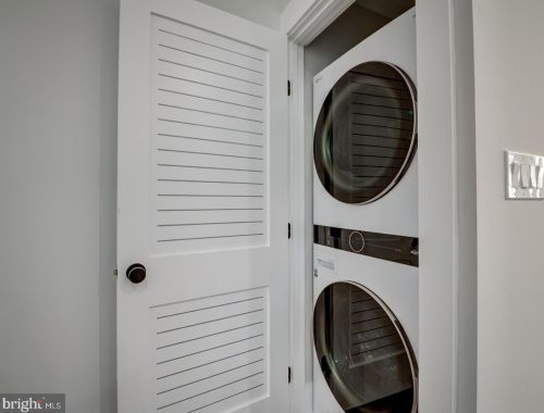 203 P St, Washington DC  20001-1927 exterior