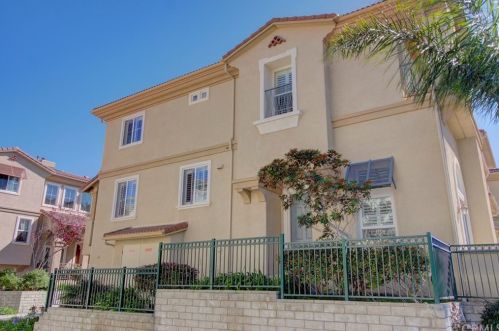 1251 Bayside Cir, Oxnard CA  93035-2147 exterior