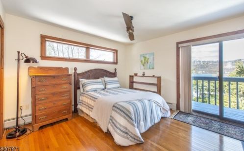 438 Shore Trl, Sparta NJ  07871-1427 exterior