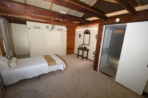 514 Kalamazoo St, Paw Paw MI 49079-1130 exterior