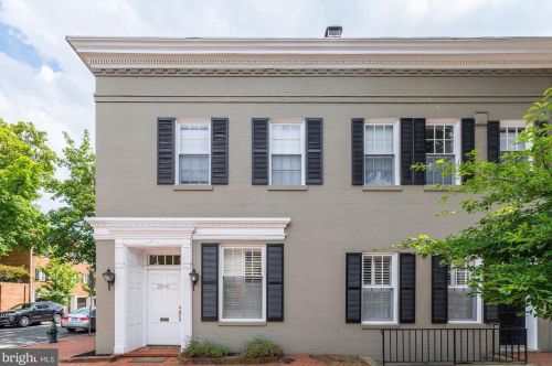 2800 Dumbarton St, Washington DC  20007-3335 exterior