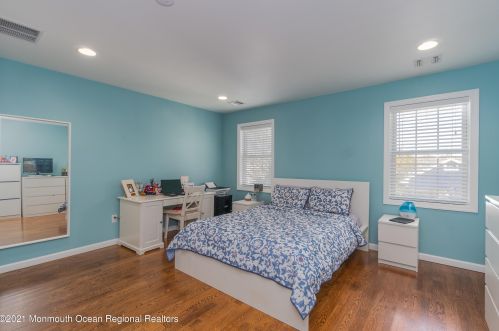 1849 Paterson St, Rahway NJ 07065-5211 exterior