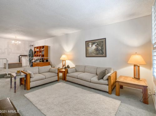 5654 12 St, Phoenix AZ 85086-7358 exterior