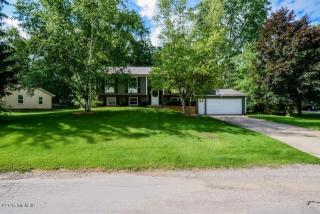 6610 Rix St, Ada, MI 49301-9132