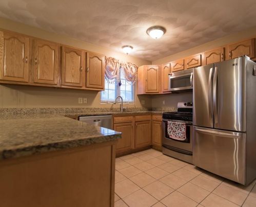 41 Anchor St, Providence, RI 02908-1726