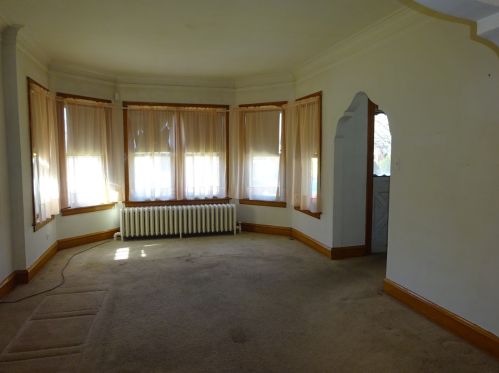 5743 Richmond St, Chicago, IL 60659-4803