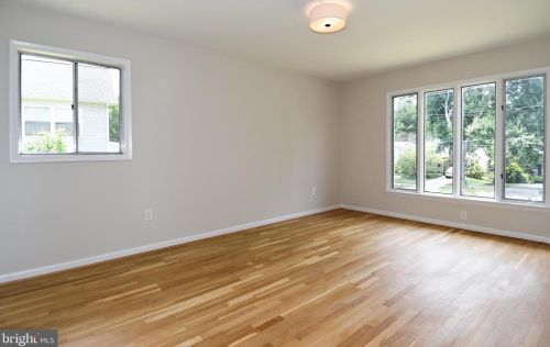 2879 Glenora Ln, Rockville MD 20850-3055 exterior