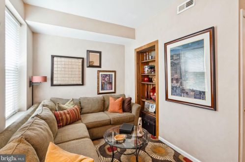 1331 Dickinson St, Philadelphia PA 19147-6211 exterior