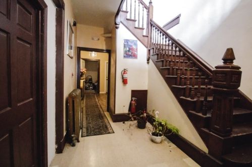 29 Locust St, Springfield MA 01108-1001 exterior