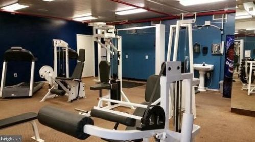 1324 Locust St, Philadelphia PA 19107-5604 exterior