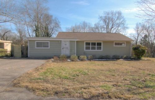 5202 Lonas Dr, Knoxville, TN 37909-2861