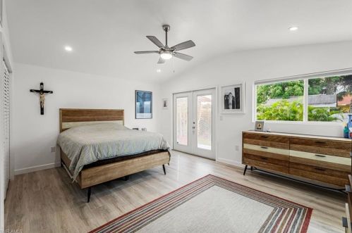 522 100 Ave, Naples FL 34108-2235 exterior