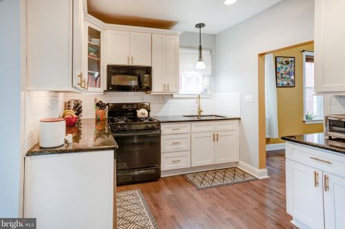 565 Martin St, Philadelphia PA  19128-1620 exterior