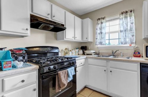 6979 Pole Crk Ct, Lithonia GA 30058 exterior