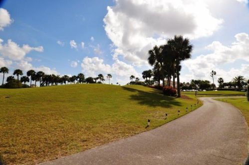 8074 Aberdeen Dr, Boynton Beach FL 33472-2989 exterior