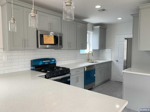 275 18th Ave, Paterson NJ  07504-1601 exterior