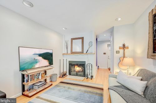 832 Kater St, Philadelphia PA 19147-2012 exterior