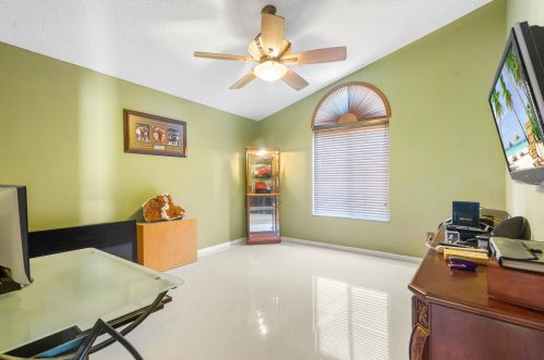 174 Executive Cir, Boynton Beach FL 33436-1833 exterior