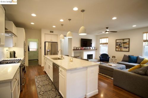 5236 Montecito Dr, Concord CA 94521-5507 exterior