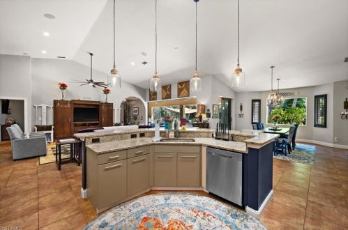 2039 Imperial Cir, Naples FL 34110-1036 exterior