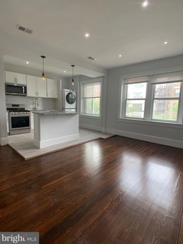 3106 Mount Pleasant St, Washington DC  20010-3071 exterior