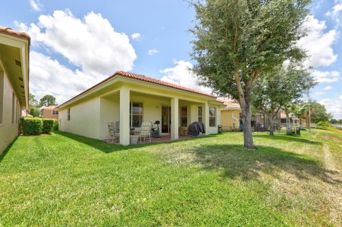 1839 Jamesport Dr, Fort Pierce FL 34953-4599 exterior