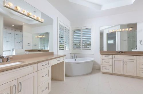 640 3 Ave, Naples FL 34117-3027 exterior