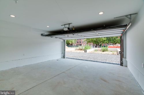 959 Marshall St, Philadelphia PA 19122 exterior