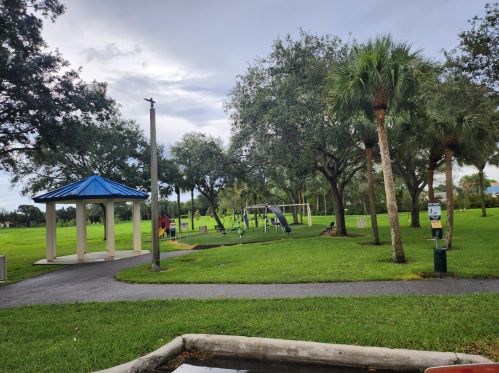 14 Bentwater Cir, Boynton Beach FL 33426-7603 exterior