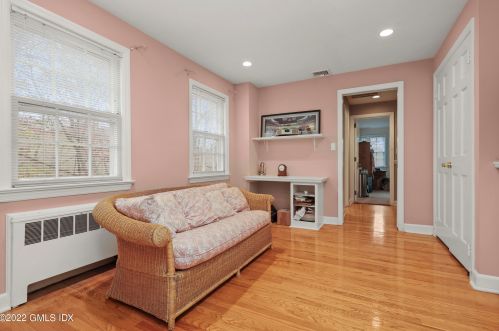 17 Highland Farm Rd, Greenwich CT 06831-2606 exterior