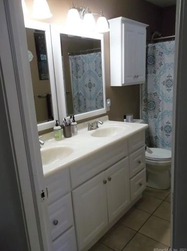 139 Sheridan Rd, Enfield CT 06082-4127 exterior