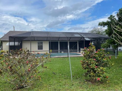 750 College Park Rd, Fort Pierce FL 34953-3334 exterior