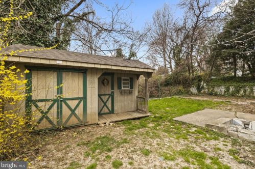 1014 Mulberry St, Chester PA 19015-3045 exterior