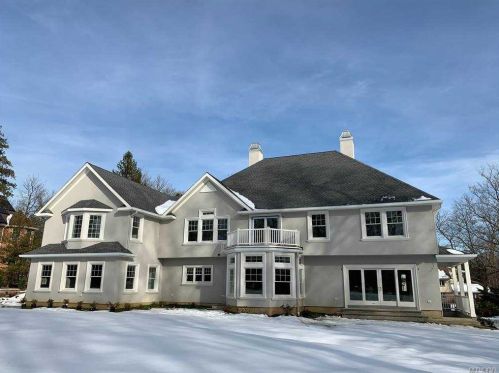 4 Capel Dr, Huntington Station NY 11746-5803 exterior