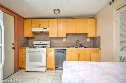 3702 March Pl, Tucson AZ 85713-4227 exterior