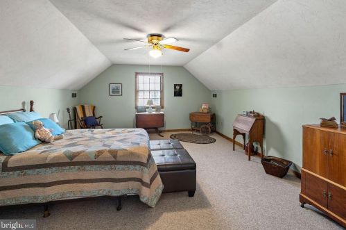 1165 Fox Run Ter, Hanover PA 17331-8742 exterior