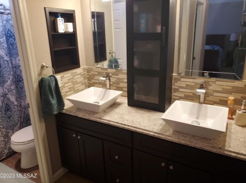 9950 Outlaw Trl, Tucson AZ  85742-8852 exterior