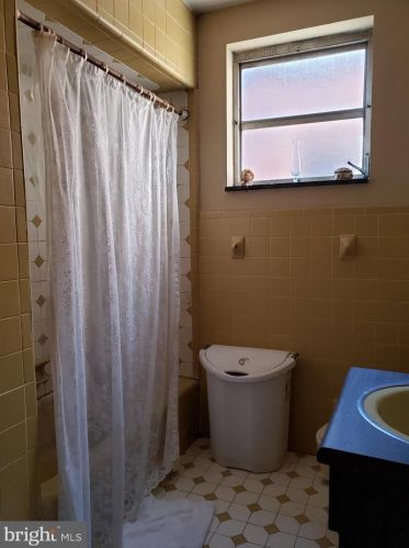 1602 Jackson St, Philadelphia PA 19145-3844 exterior