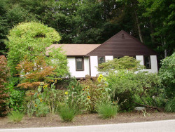 430 Quinobequin Rd, Newton, MA 02468-2126