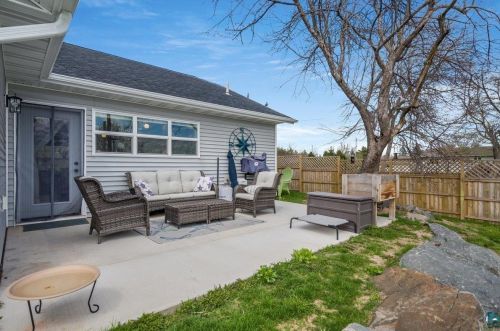 6424 Tacony St, Duluth MN 55802 exterior