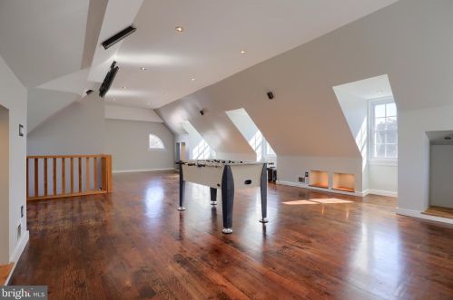 1297 Wheatland Ave, Lancaster PA 17603-4520 exterior