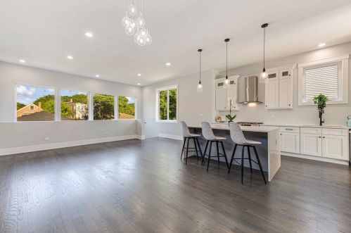 5307 Mcvicker Ave, Chicago IL 60630-1922 exterior