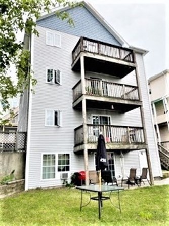 8 Harlem St, Worcester MA 01610-2106 exterior